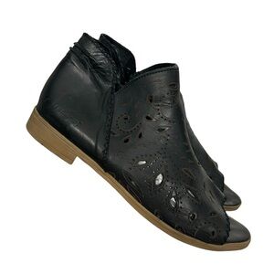 Cool way Black Leather Lazer Cut open toe shoes Size 40